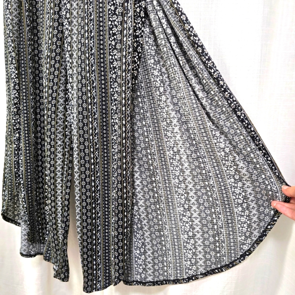 2/$30 Black Floral Jumpsuit Crochet Detail Side Leg Slits Women Sz L (11-13) - Picture 9 of 16